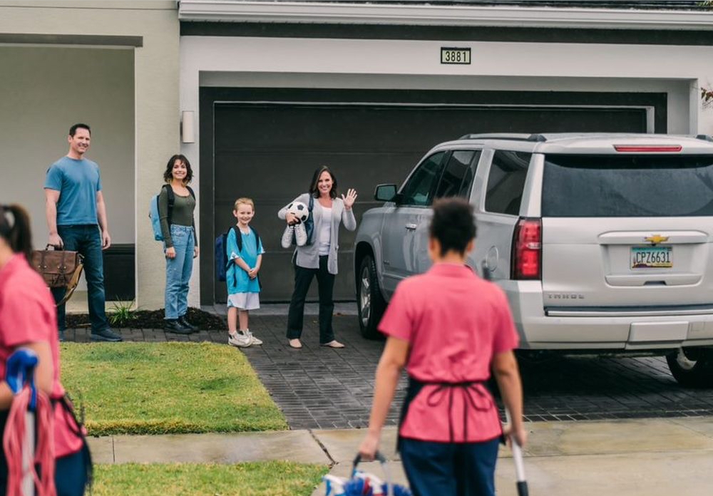 cleaner preparing for move out
